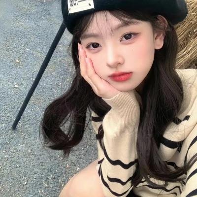 热裤荡女